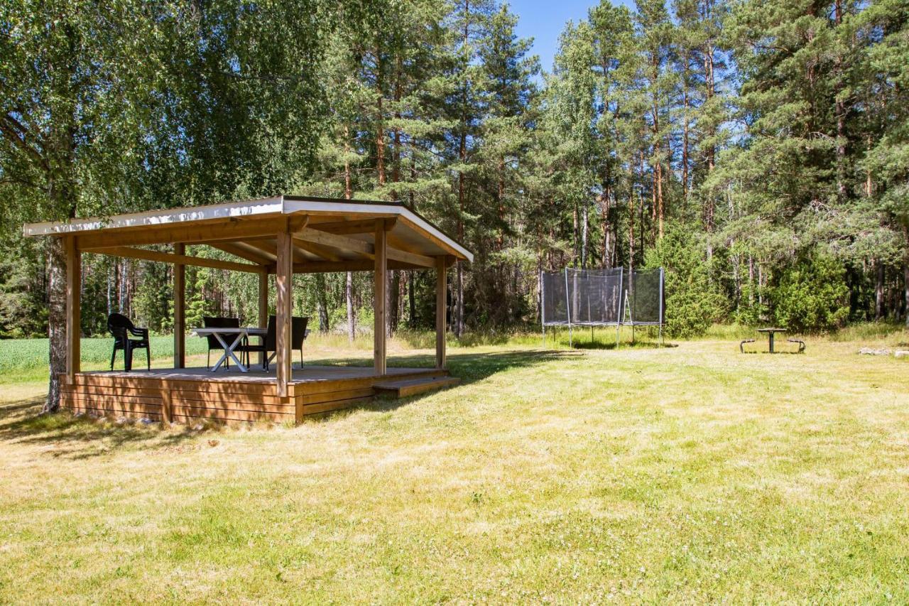 Vimmerby Nature Retreat: Gateway to Astrid Lindgren's World Villa Exterior photo